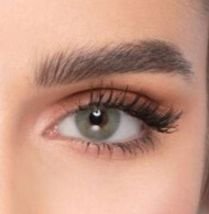 Cosmetic contact lenses for everyday natural beauty in Pakistan